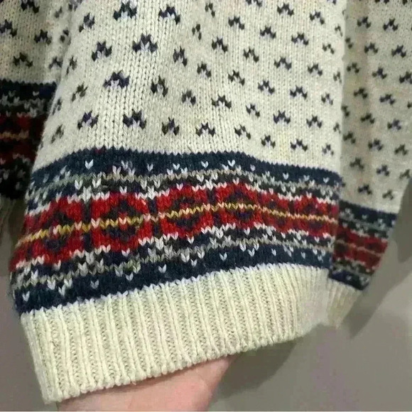 Liz Wear Women’s Sweater. Great Holiday Look. size medium. - Picture 9 of 12